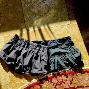 Lululemon Size 8 black tennis skirts